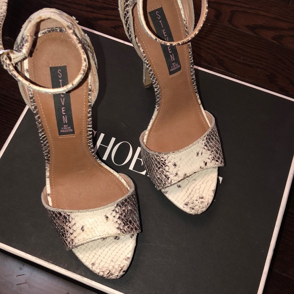Steven by Steve Madden heels in cream and brown. - Picture 2 of 3